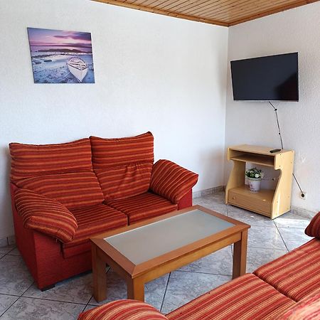 Ibu Beer&Grill Apartment Camarinas Bagian luar foto