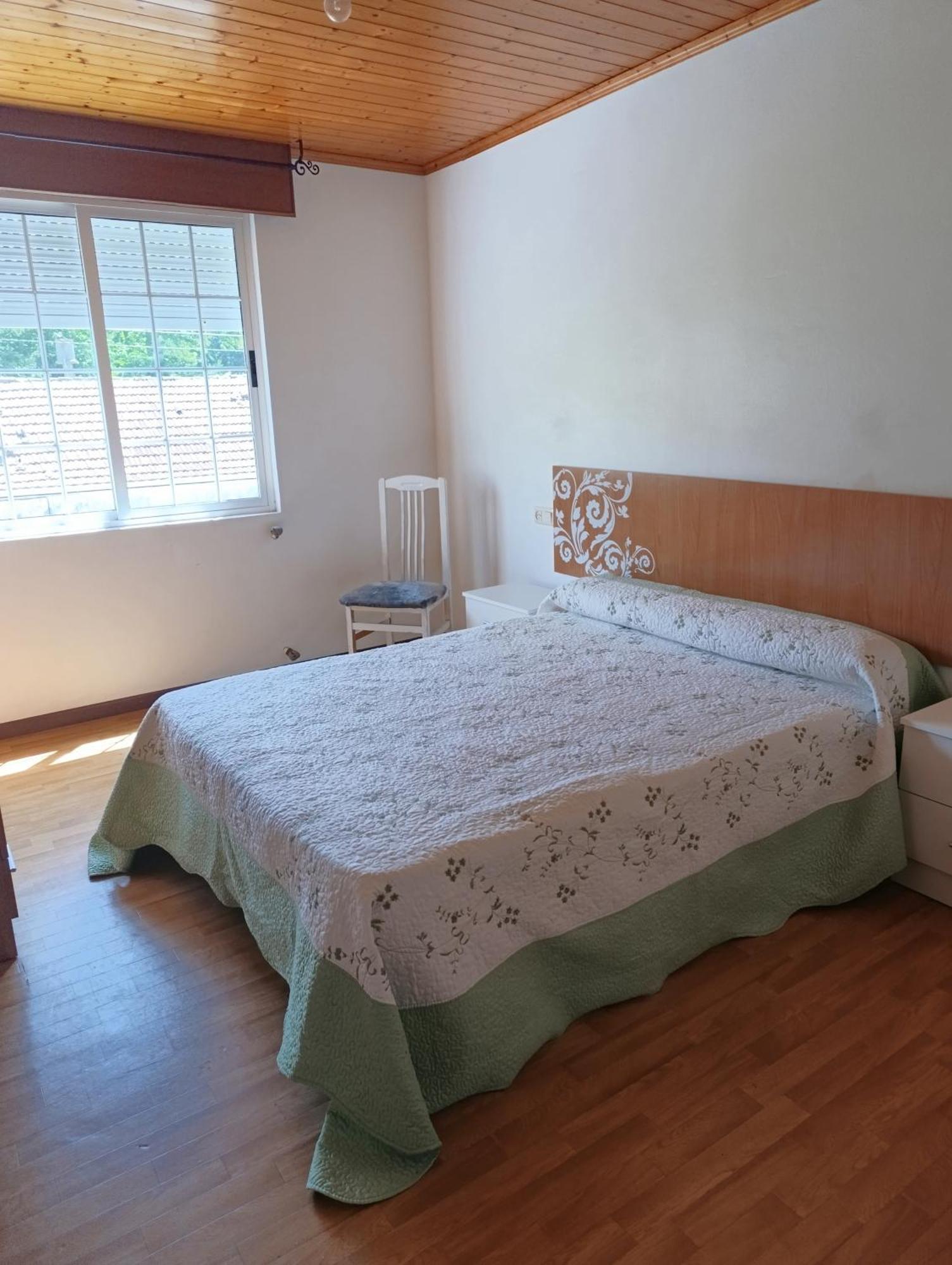 Ibu Beer&Grill Apartment Camarinas Bagian luar foto