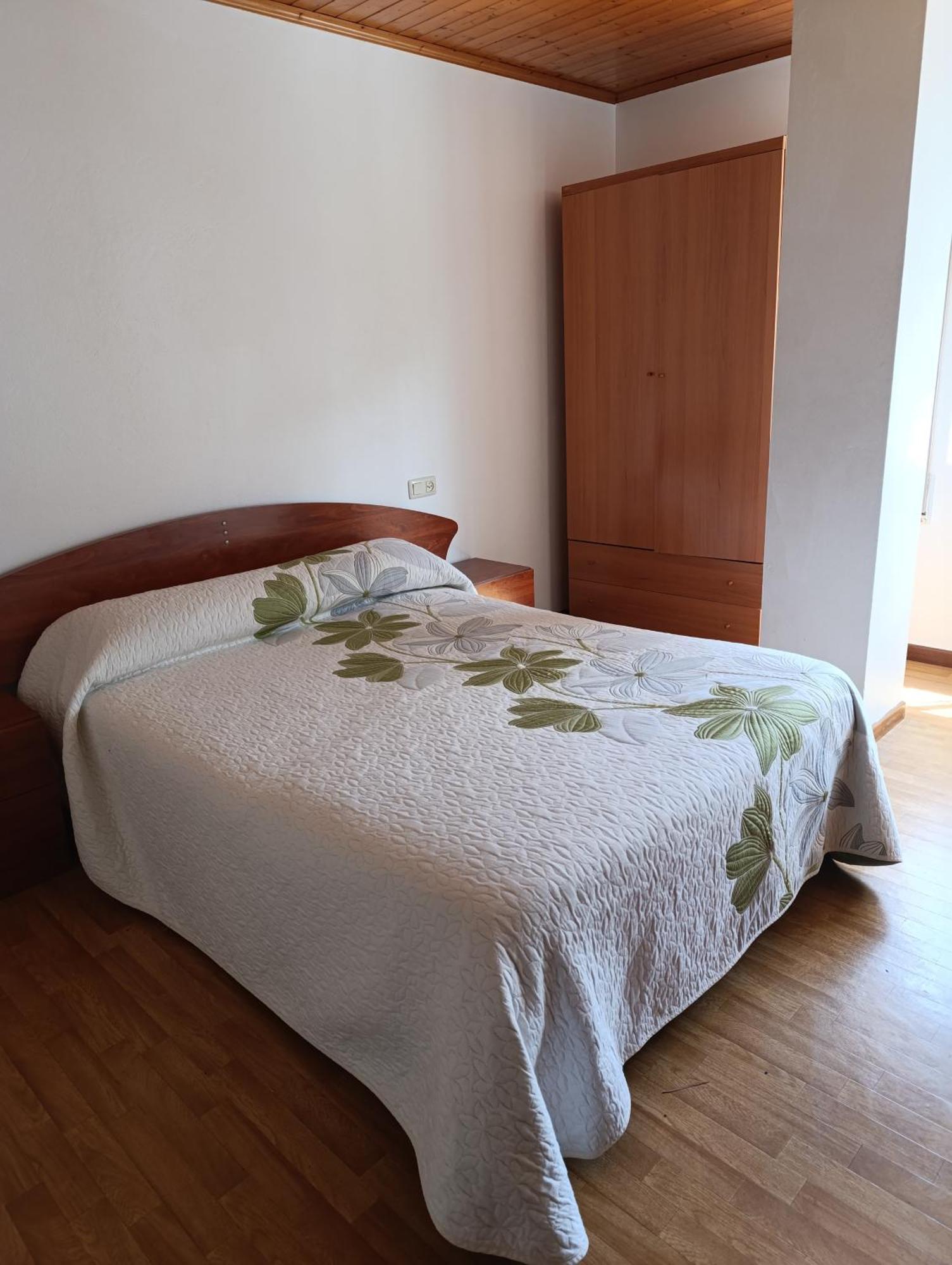 Ibu Beer&Grill Apartment Camarinas Bagian luar foto