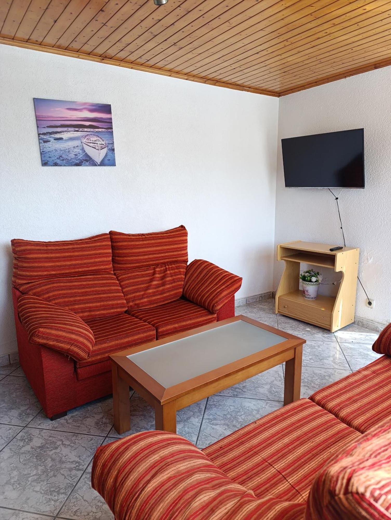 Ibu Beer&Grill Apartment Camarinas Bagian luar foto