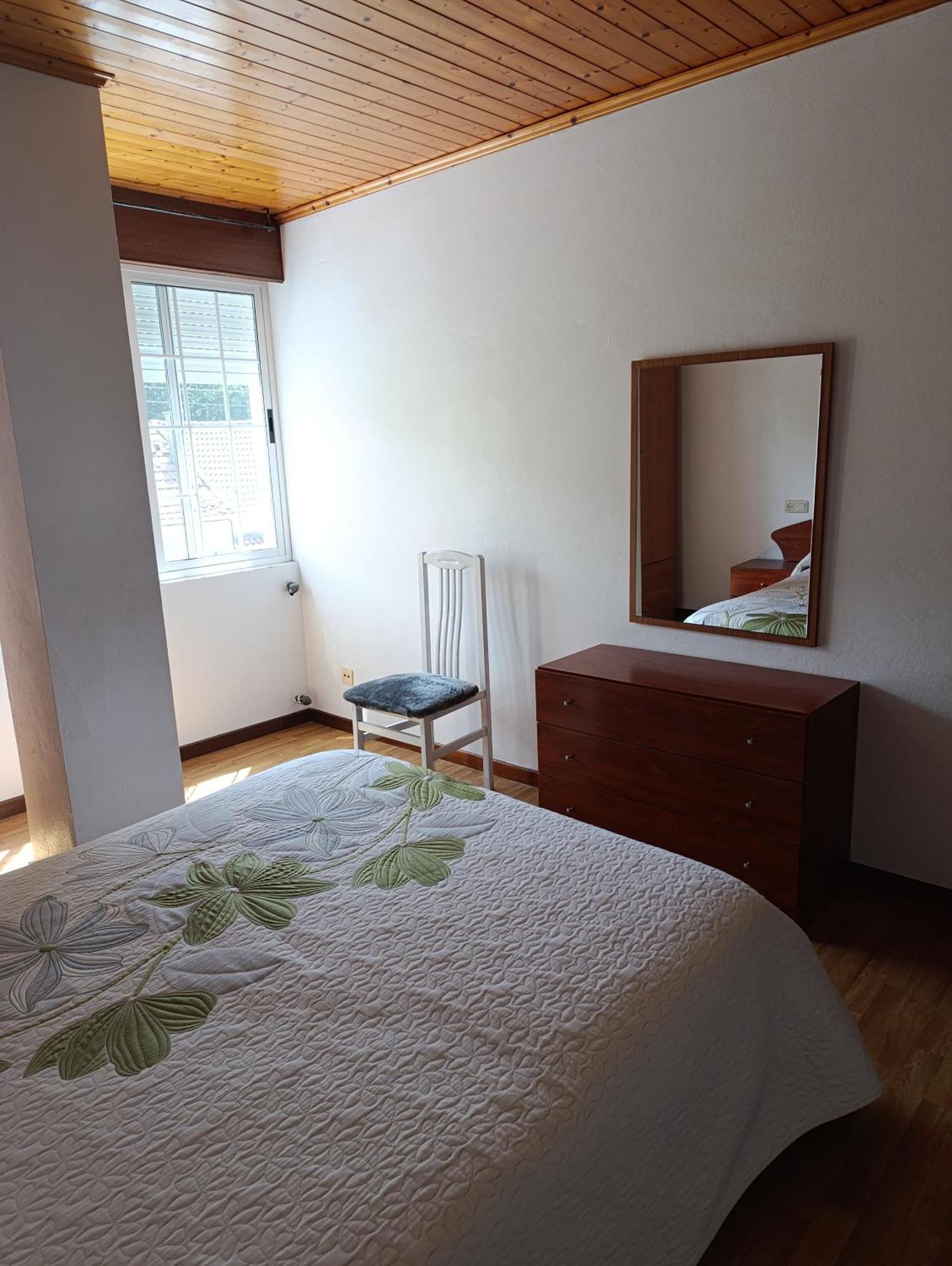 Ibu Beer&Grill Apartment Camarinas Bagian luar foto