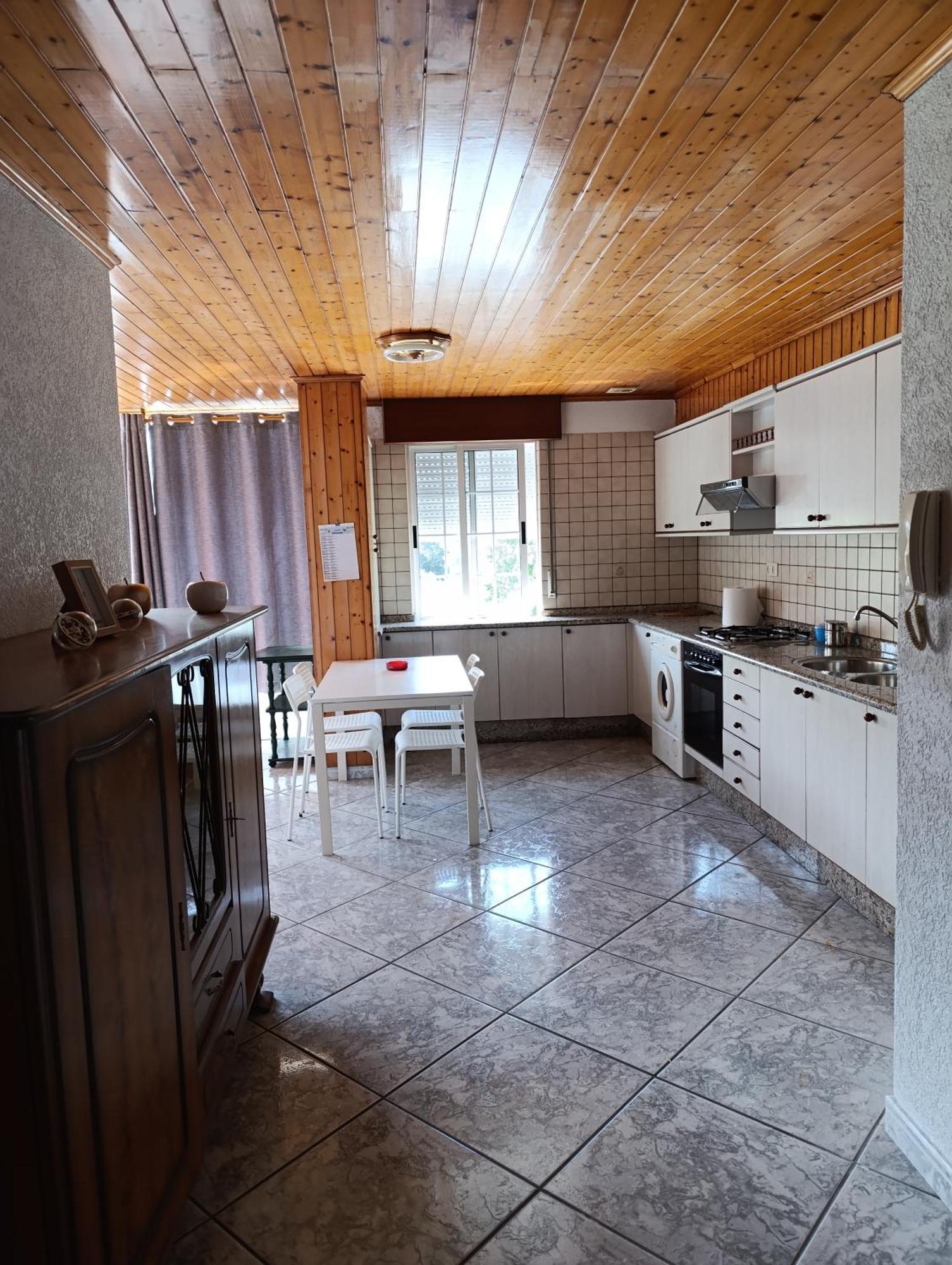 Ibu Beer&Grill Apartment Camarinas Bagian luar foto